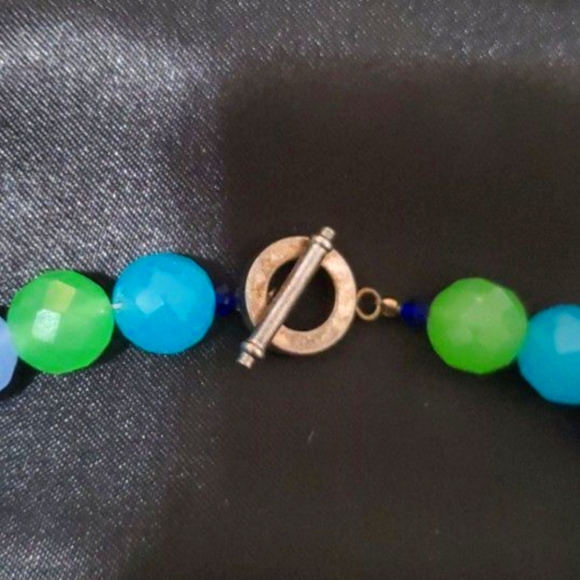 Blue and green beaded choker - Picture 3 of 3